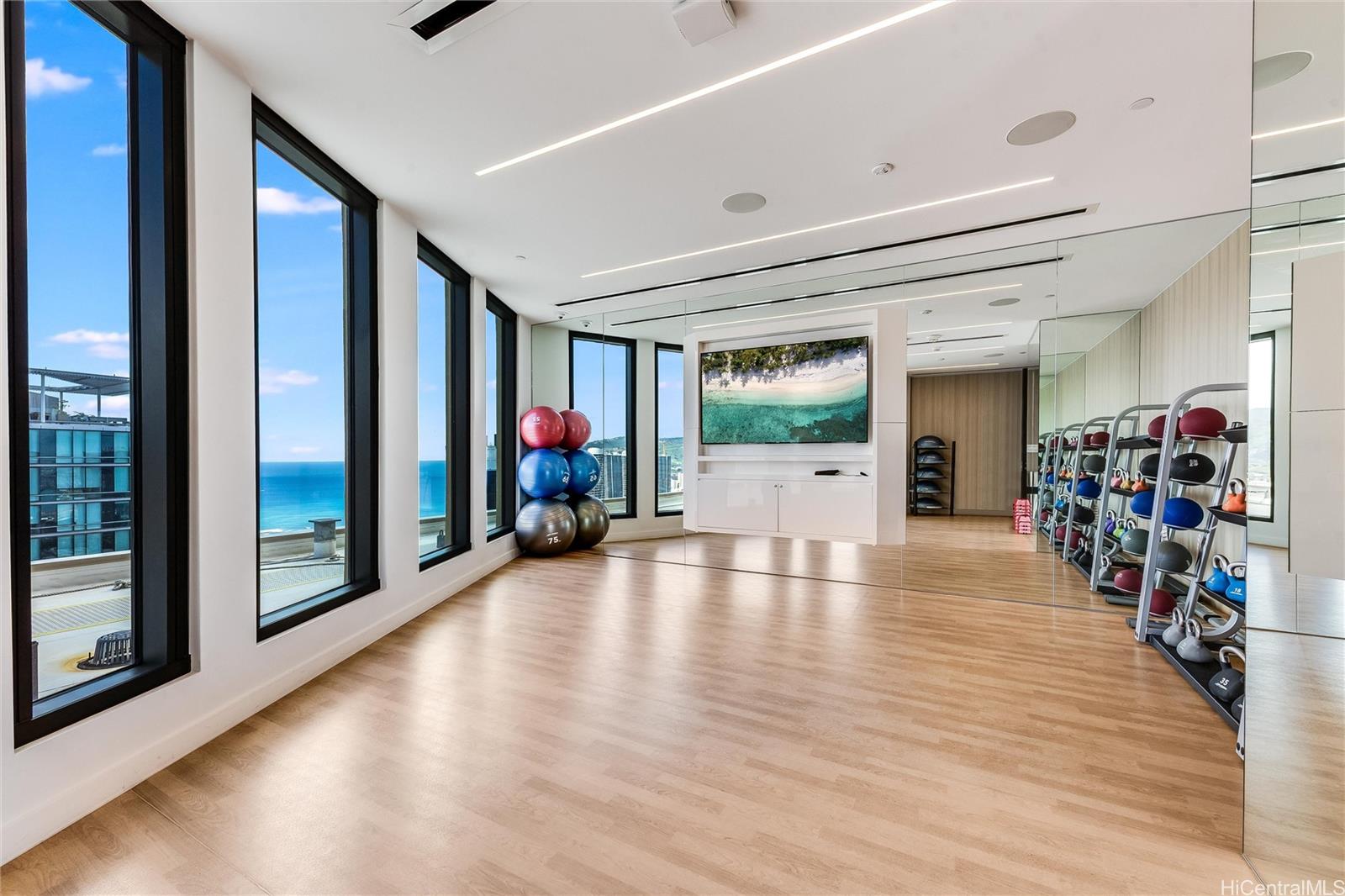 Aalii condo # 502, Honolulu, Hawaii - photo 24 of 25