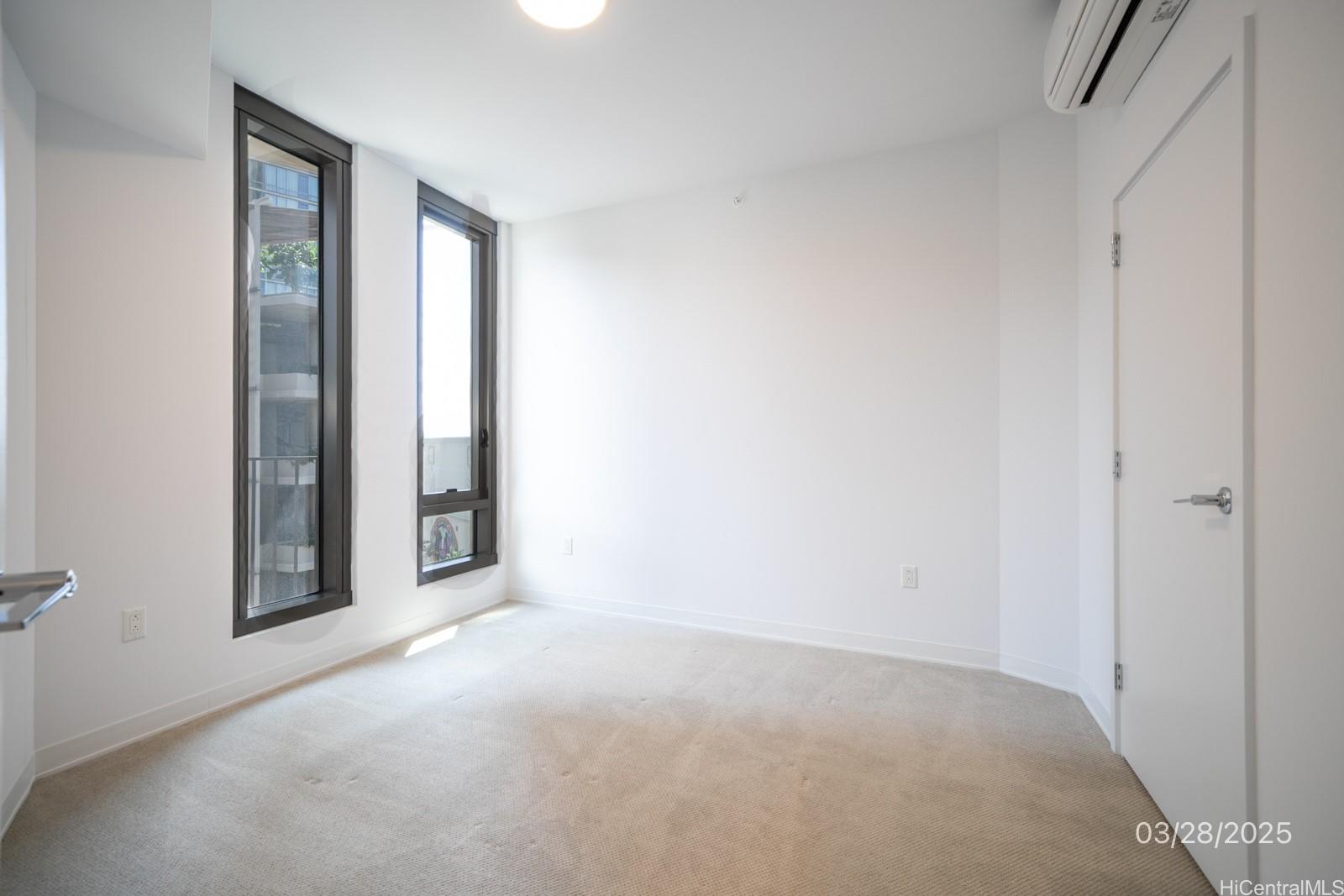 987 Queen St Honolulu - Rental - photo 13 of 21