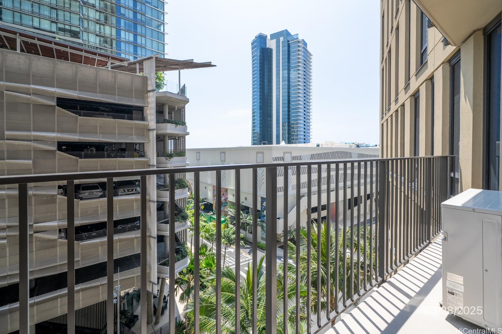 987 Queen St Honolulu - Rental - photo 15 of 21