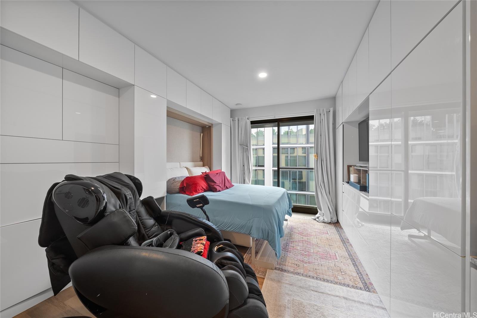 Aalii condo # 621, Honolulu, Hawaii - photo 2 of 18