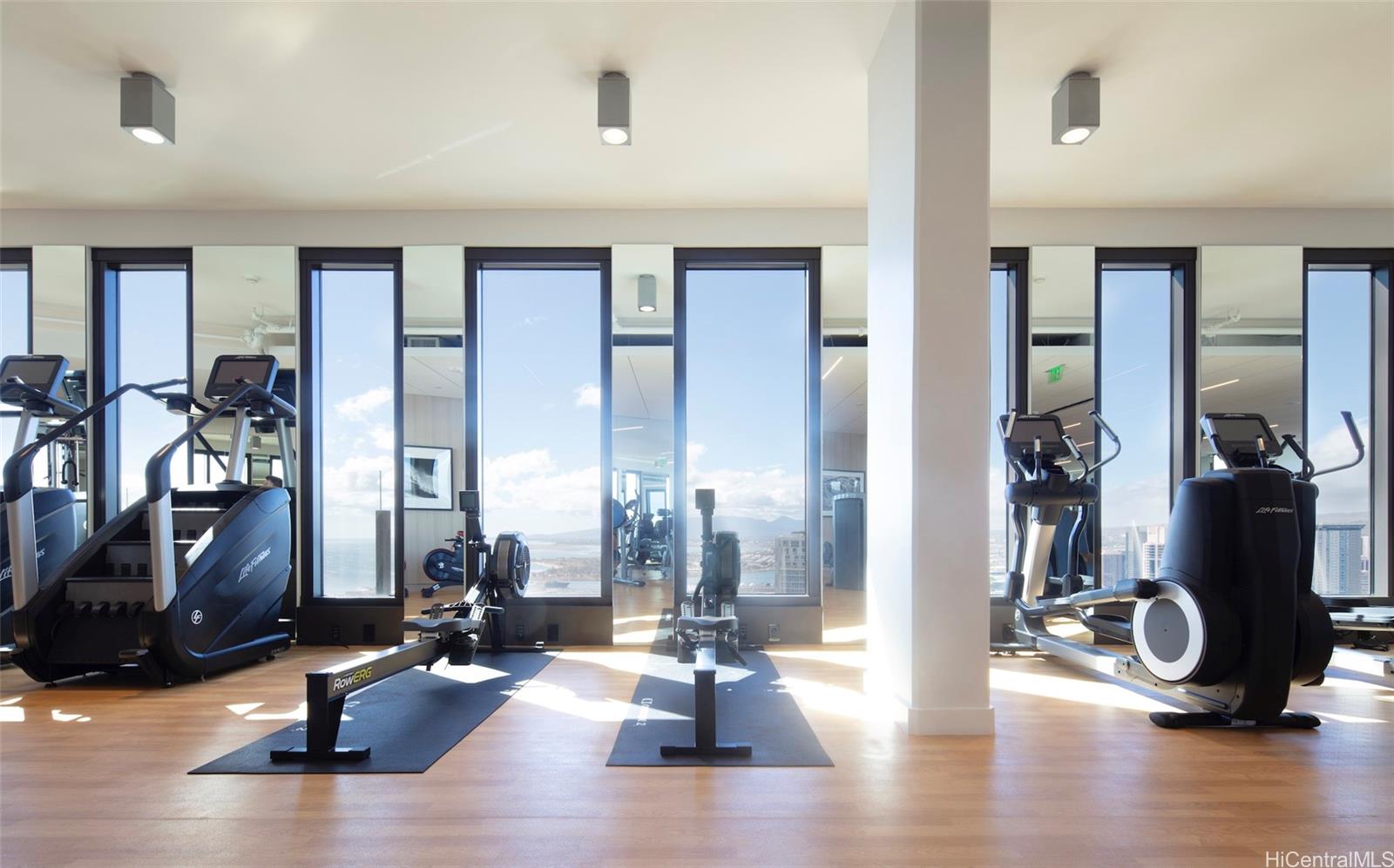 987 Queen St Honolulu - Rental - photo 22 of 23