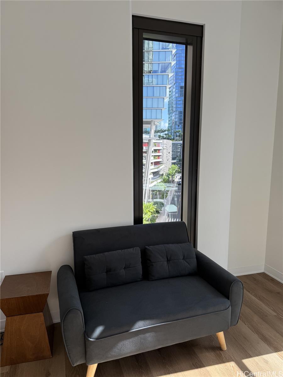 987 Queen St Honolulu - Rental - photo 4 of 23