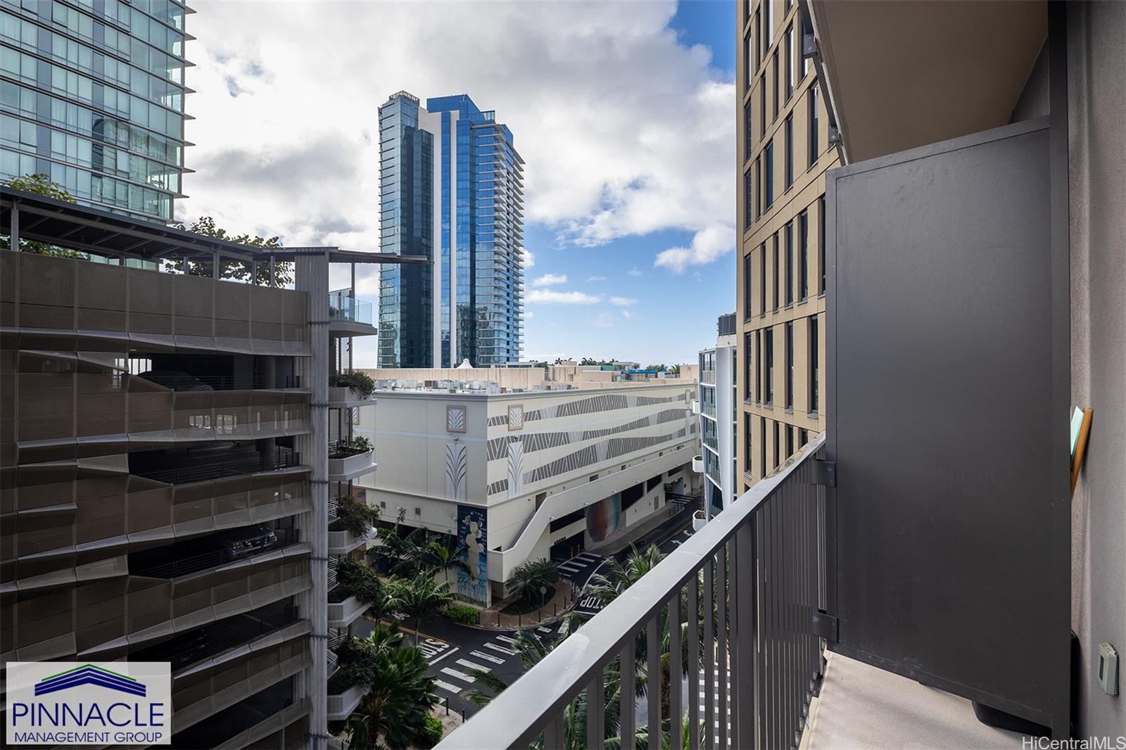 987 Queen St Honolulu - Rental - photo 10 of 11