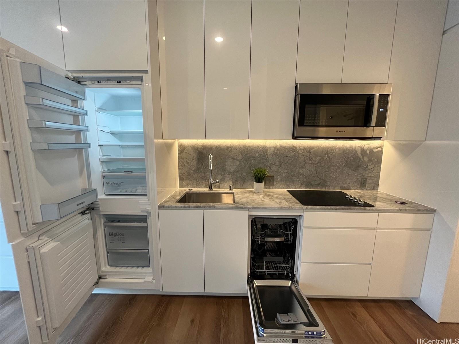 Aalii condo # 721, Honolulu, Hawaii - photo 7 of 23