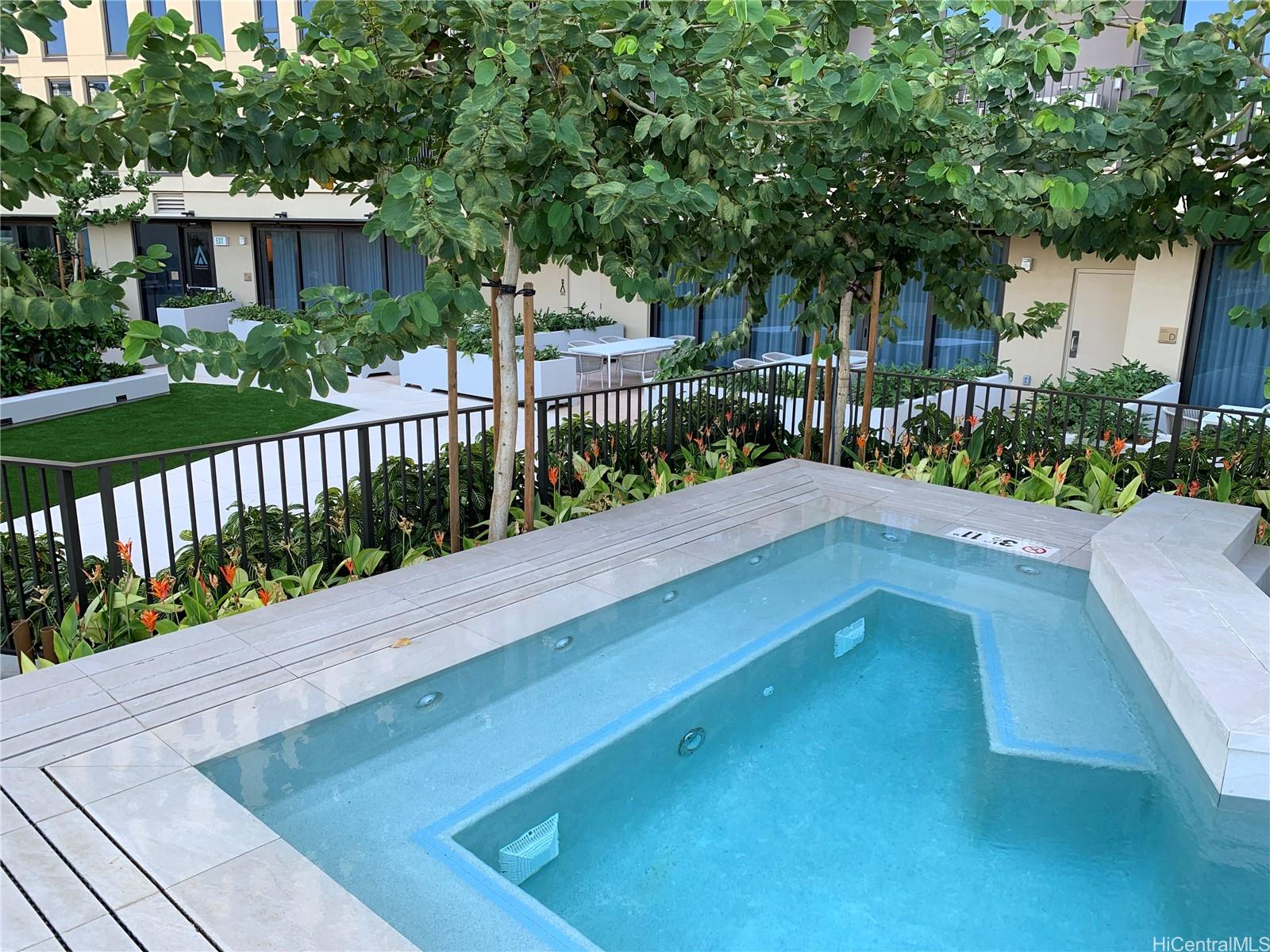 987 Queen St Honolulu - Rental - photo 23 of 24