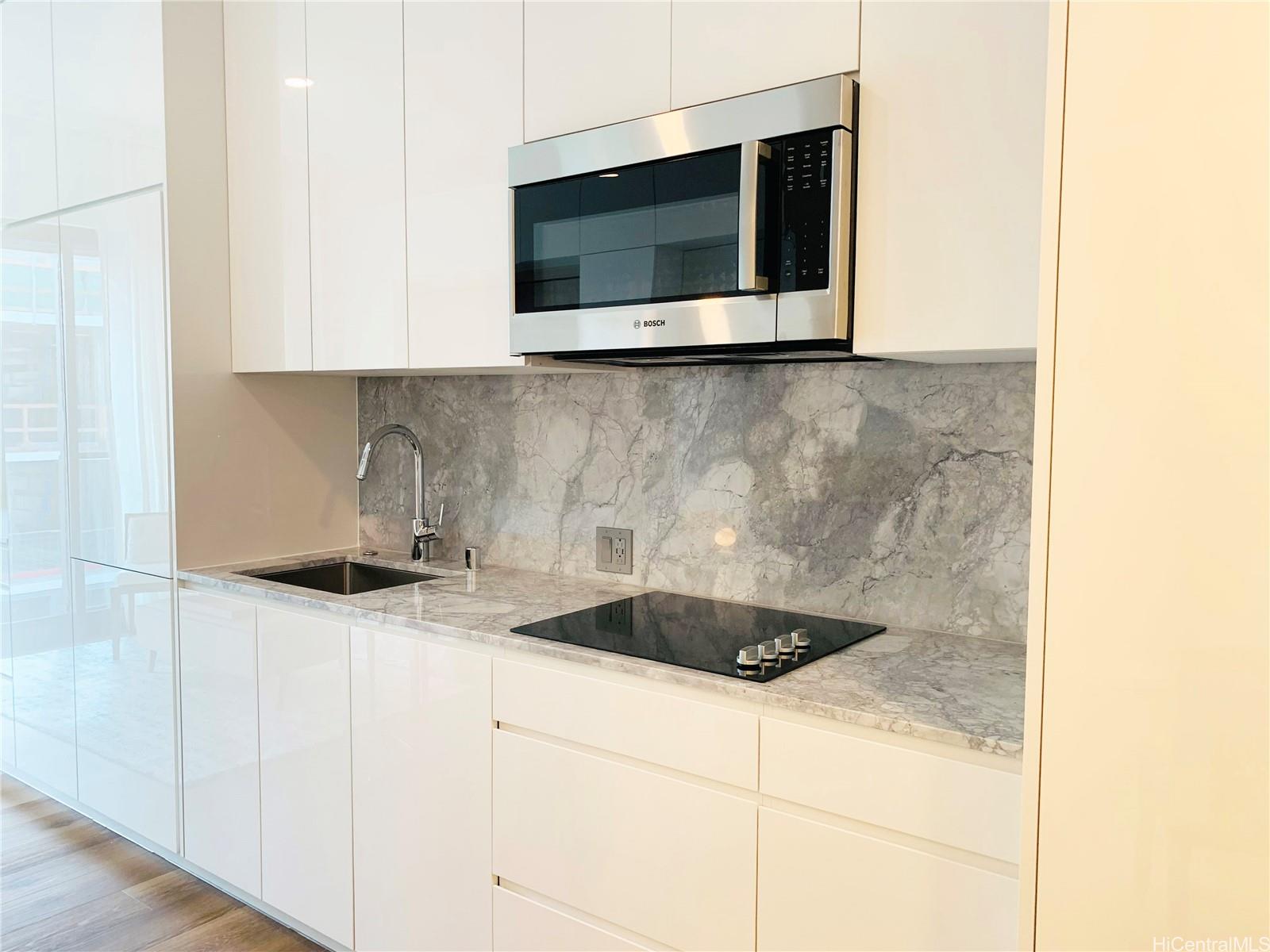 987 Queen St Honolulu - Rental - photo 5 of 24