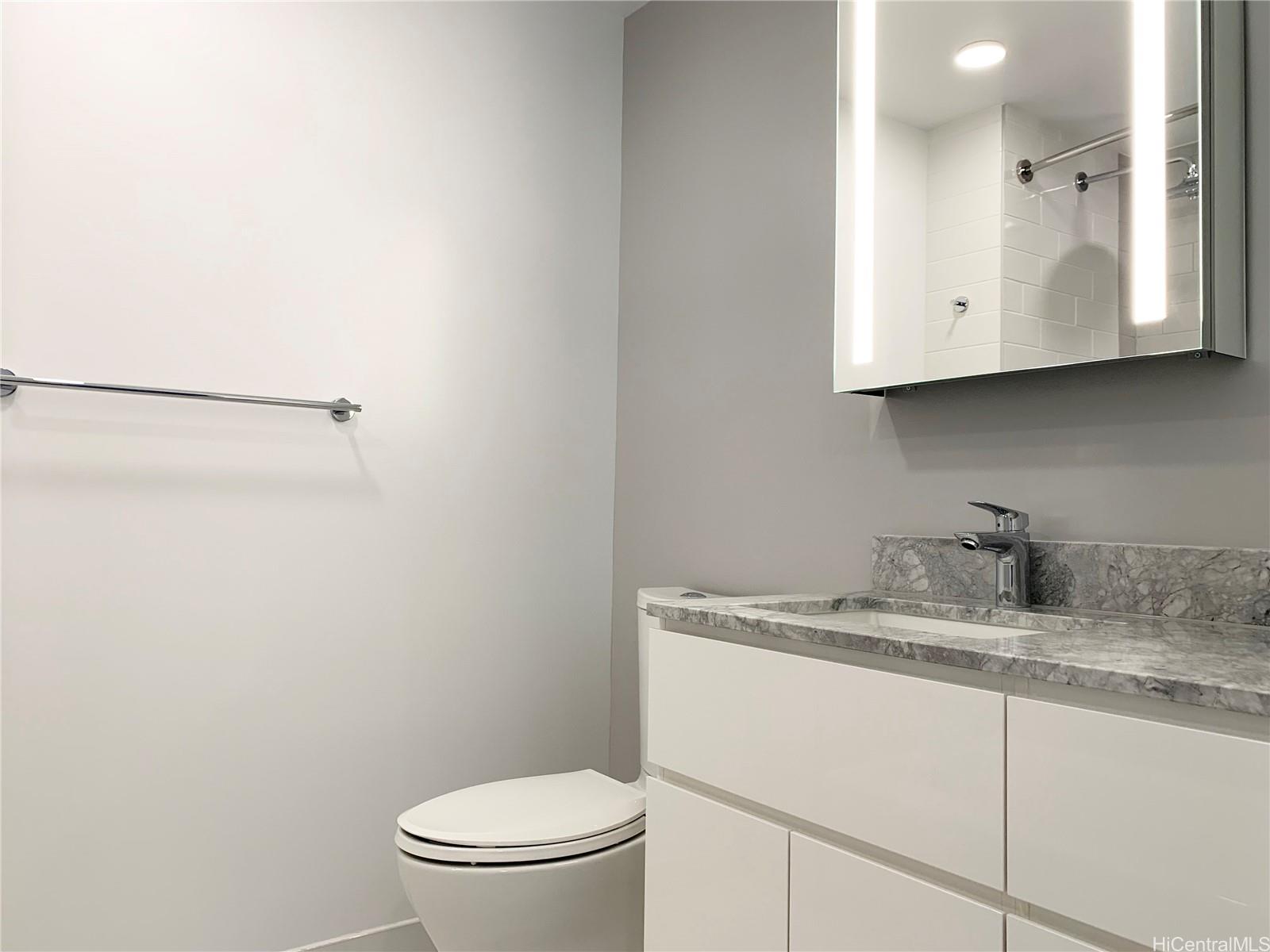 987 Queen St Honolulu - Rental - photo 7 of 24