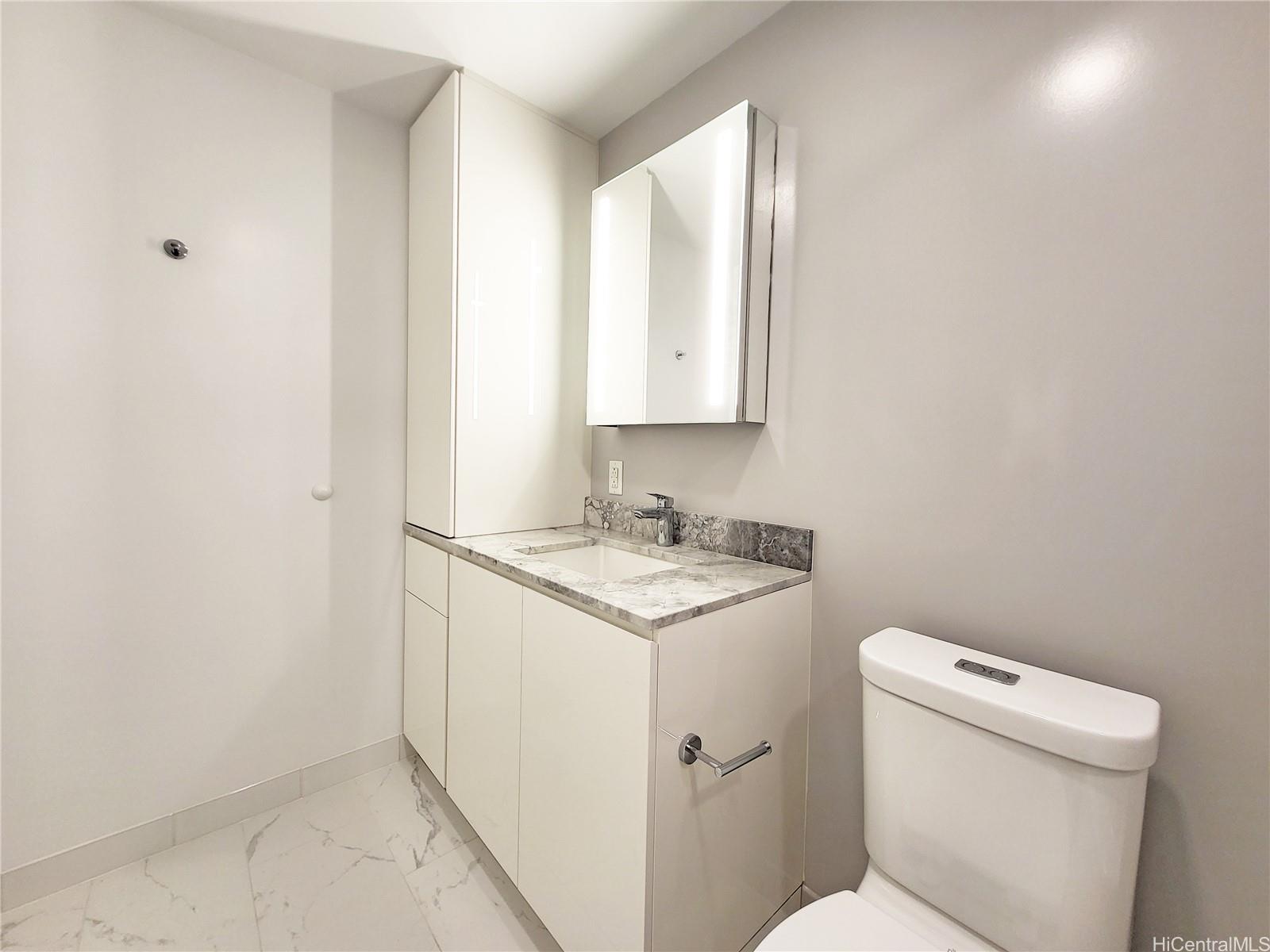 987 Queen Street Honolulu - Rental - photo 7 of 25