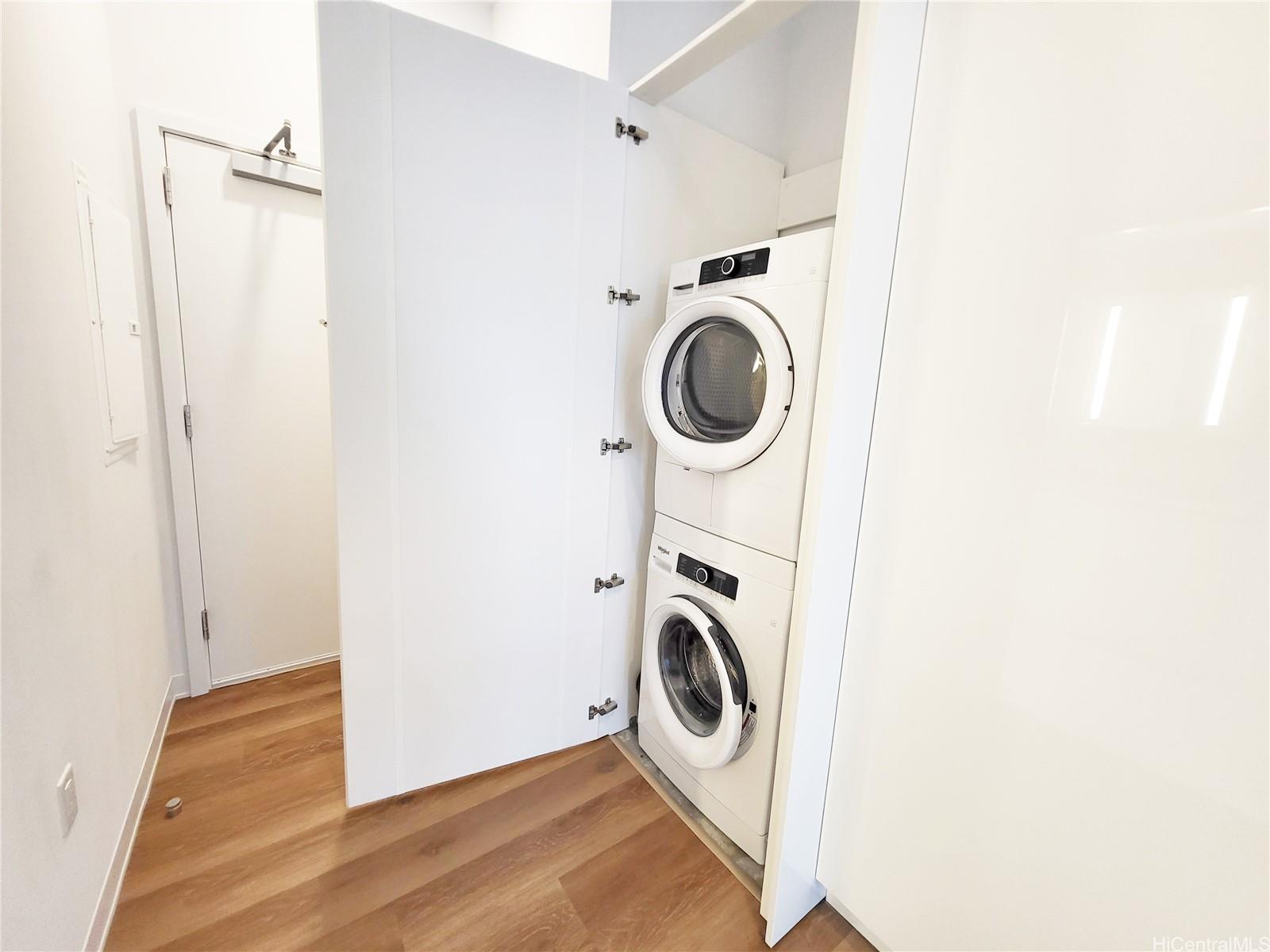 987 Queen Street Honolulu - Rental - photo 8 of 25