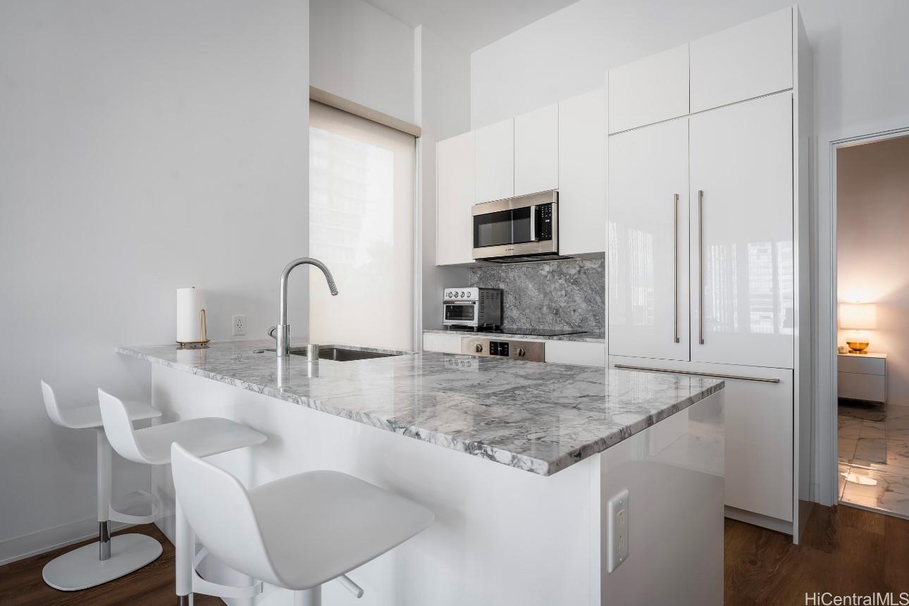 Aalii condo # 814, Honolulu, Hawaii - photo 2 of 16