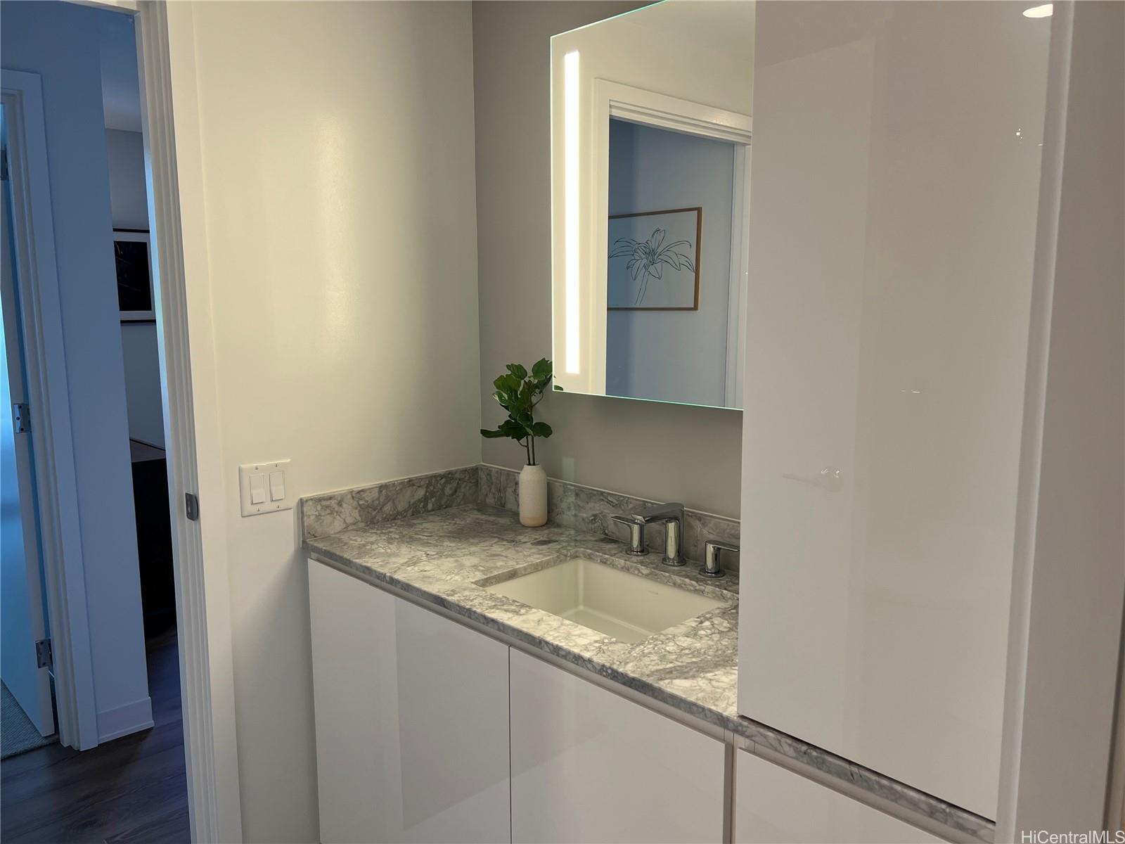 Aalii condo # 908, Honolulu, Hawaii - photo 12 of 15