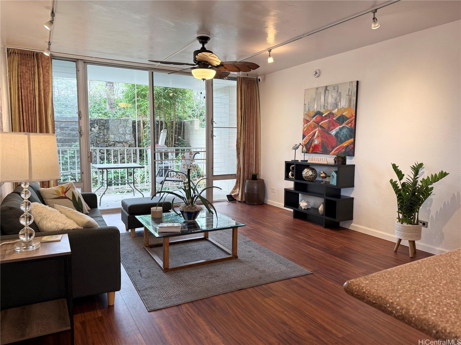 Colonnade on the Greens condo # 1-402, Aiea, Hawaii - photo 2 of 21