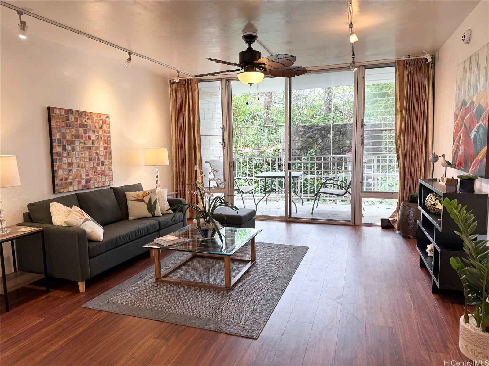 Colonnade on the Greens condo # 1-402, Aiea, Hawaii - photo 3 of 21