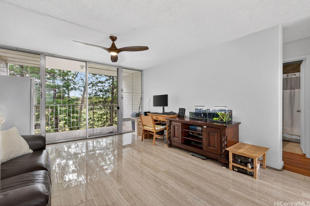 Colonnade on the Greens condo # 1-901, Aiea, Hawaii - photo 2 of 24