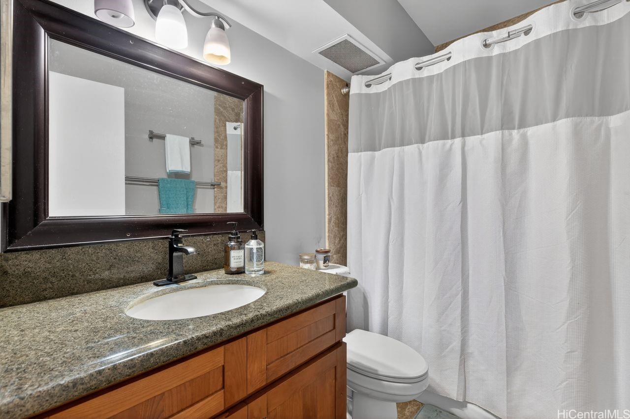 Colonnade on the Greens condo # 1-901, Aiea, Hawaii - photo 11 of 24