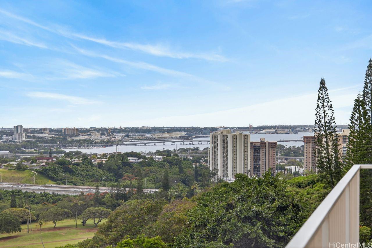 Colonnade on the Greens condo # 1-901, Aiea, Hawaii - photo 13 of 24