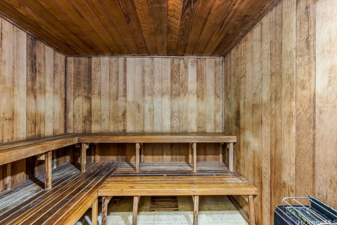 Colonnade on the Greens condo # 1-901, Aiea, Hawaii - photo 19 of 24