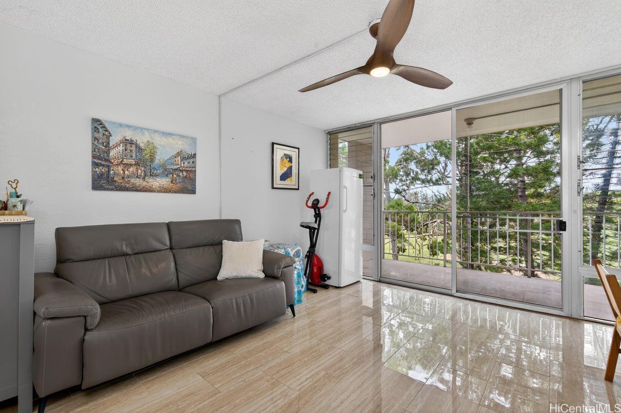 Colonnade on the Greens condo # 1-901, Aiea, Hawaii - photo 3 of 24