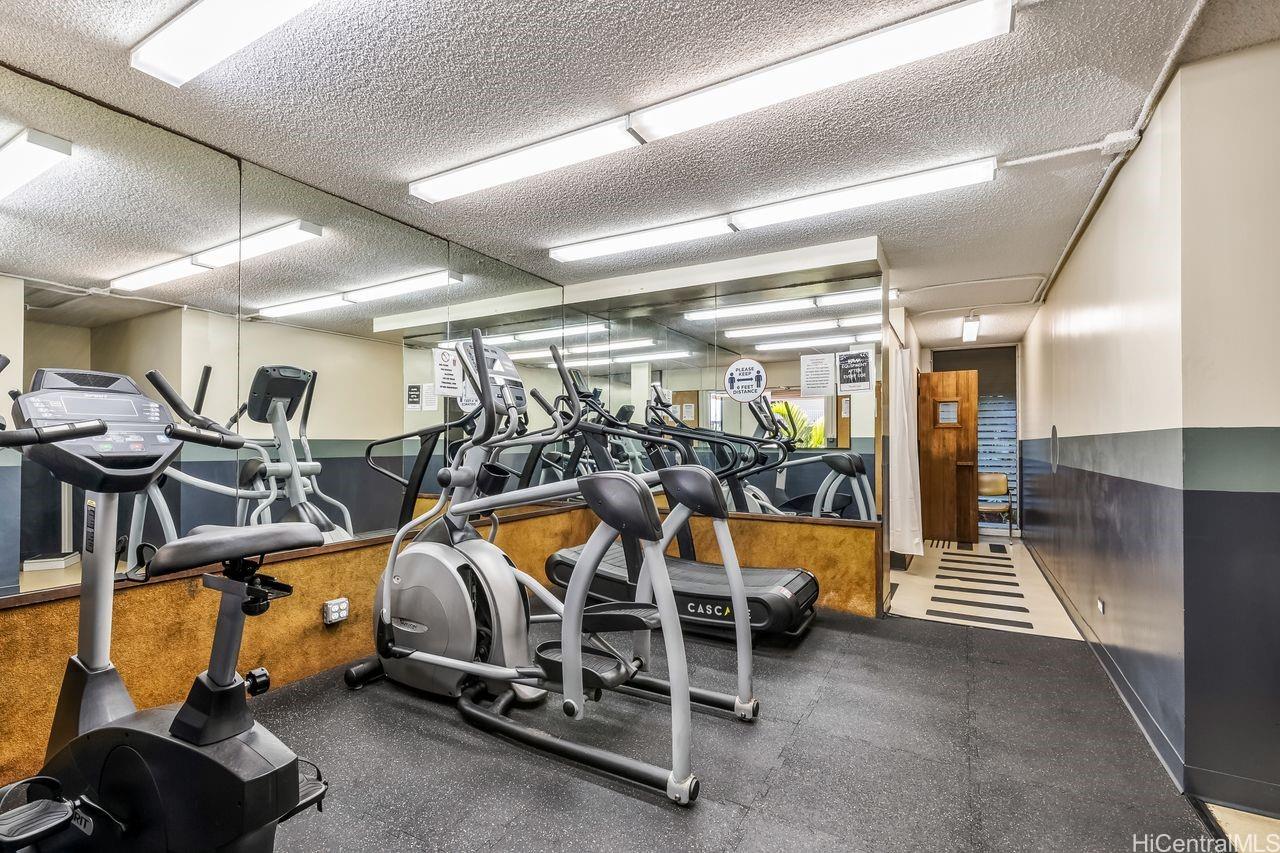 Colonnade on the Greens condo # 1-901, Aiea, Hawaii - photo 22 of 24