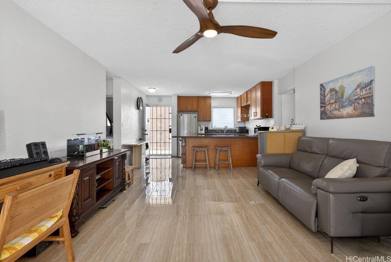 Colonnade on the Greens condo # 1-901, Aiea, Hawaii - photo 4 of 24