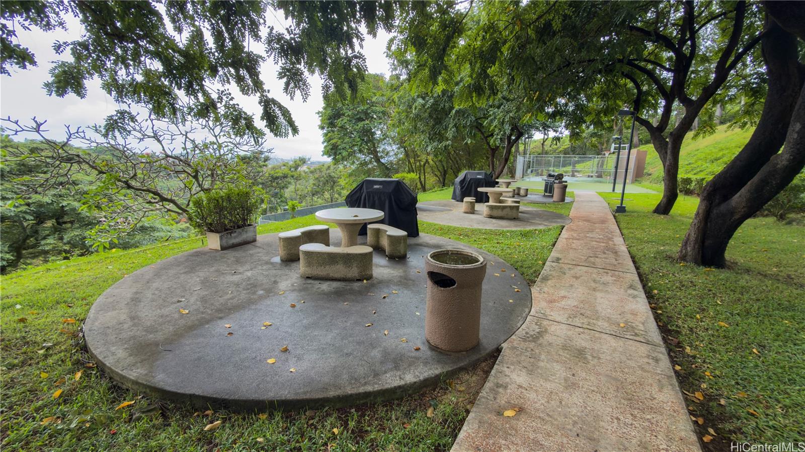 Colonnade on the Greens condo # 2-1001, Aiea, Hawaii - photo 23 of 25