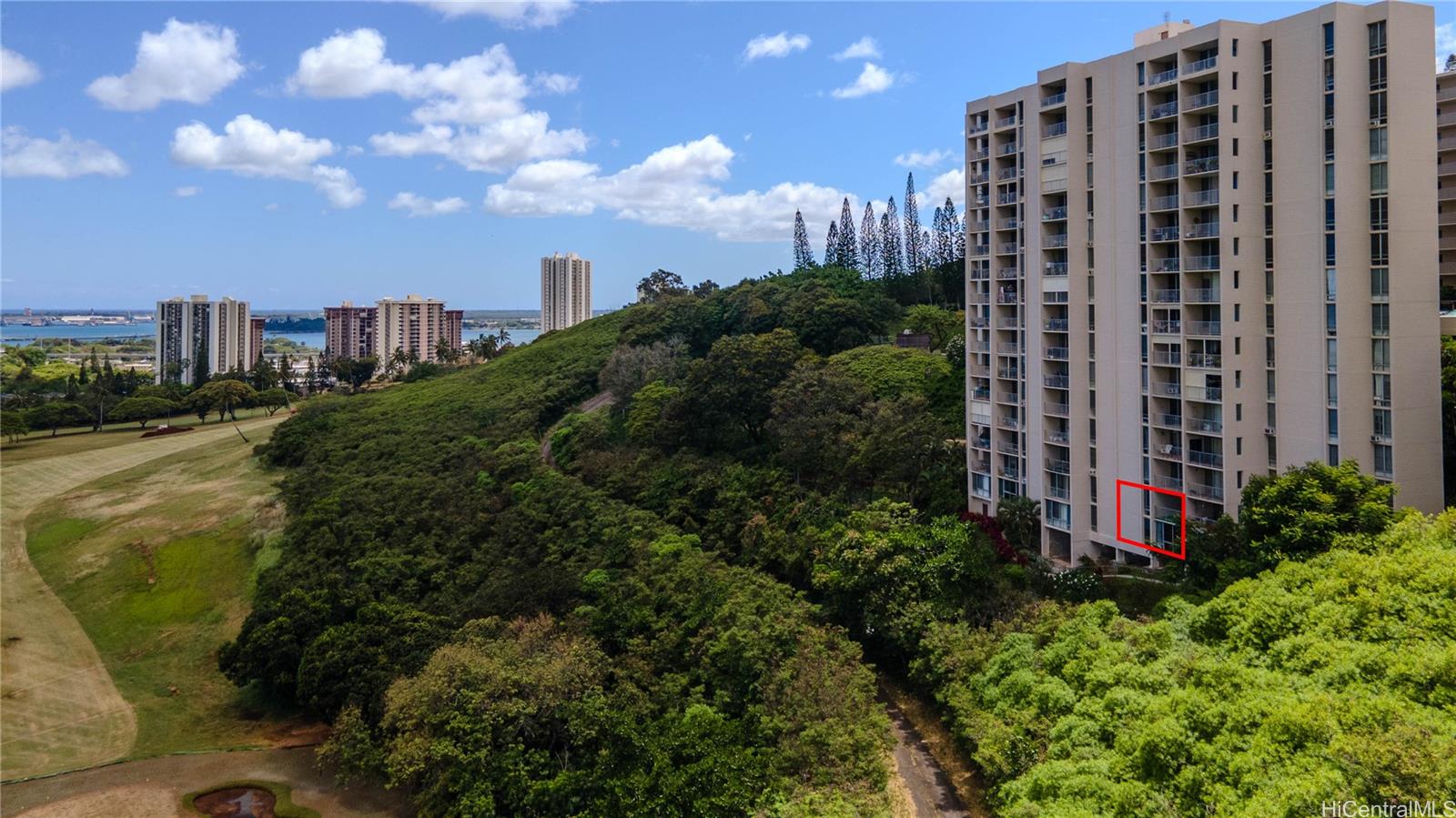 Colonnade on the Greens condo # 2102, Aiea, Hawaii - photo 2 of 24