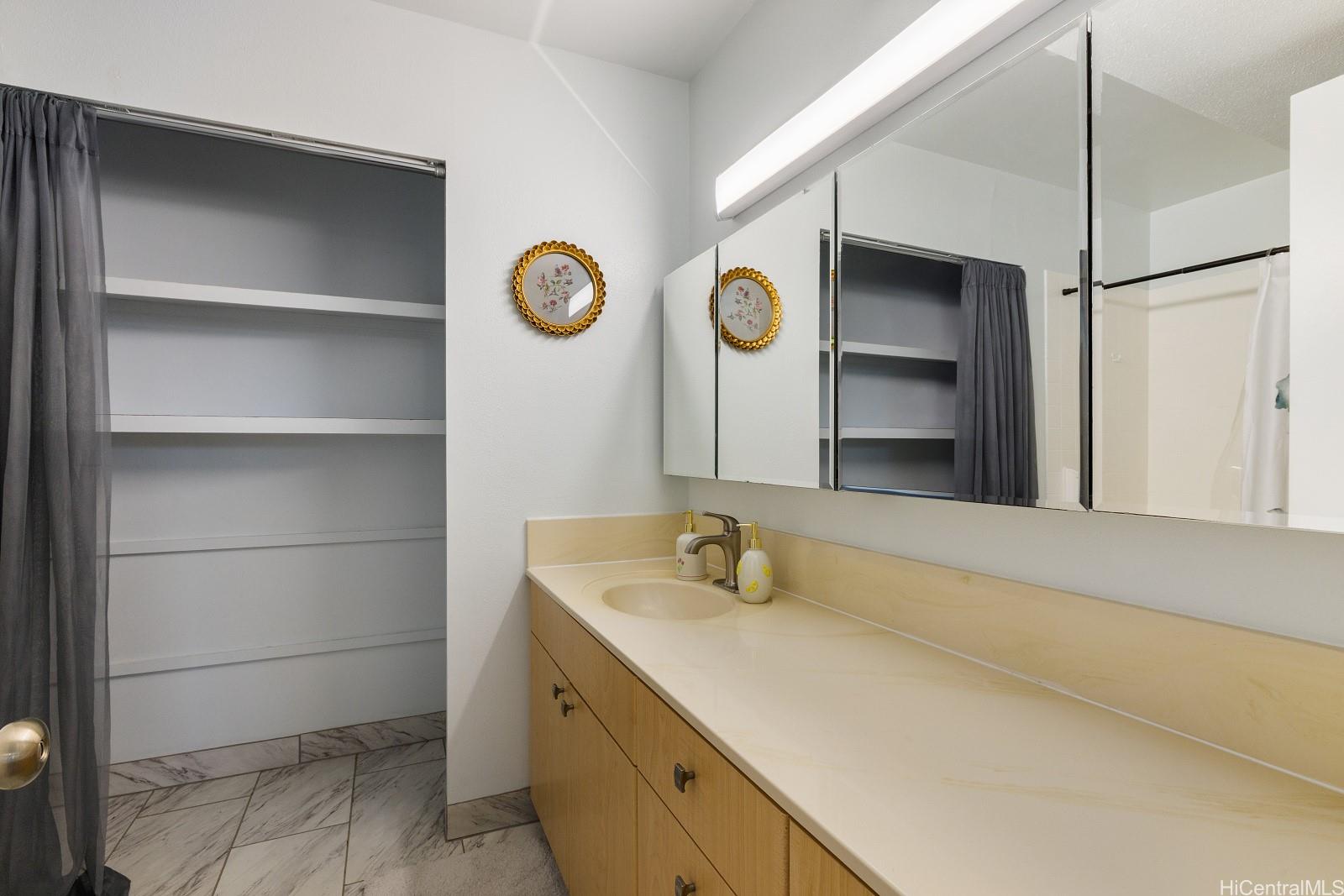 Colonnade on the Greens condo # 2102, Aiea, Hawaii - photo 14 of 25