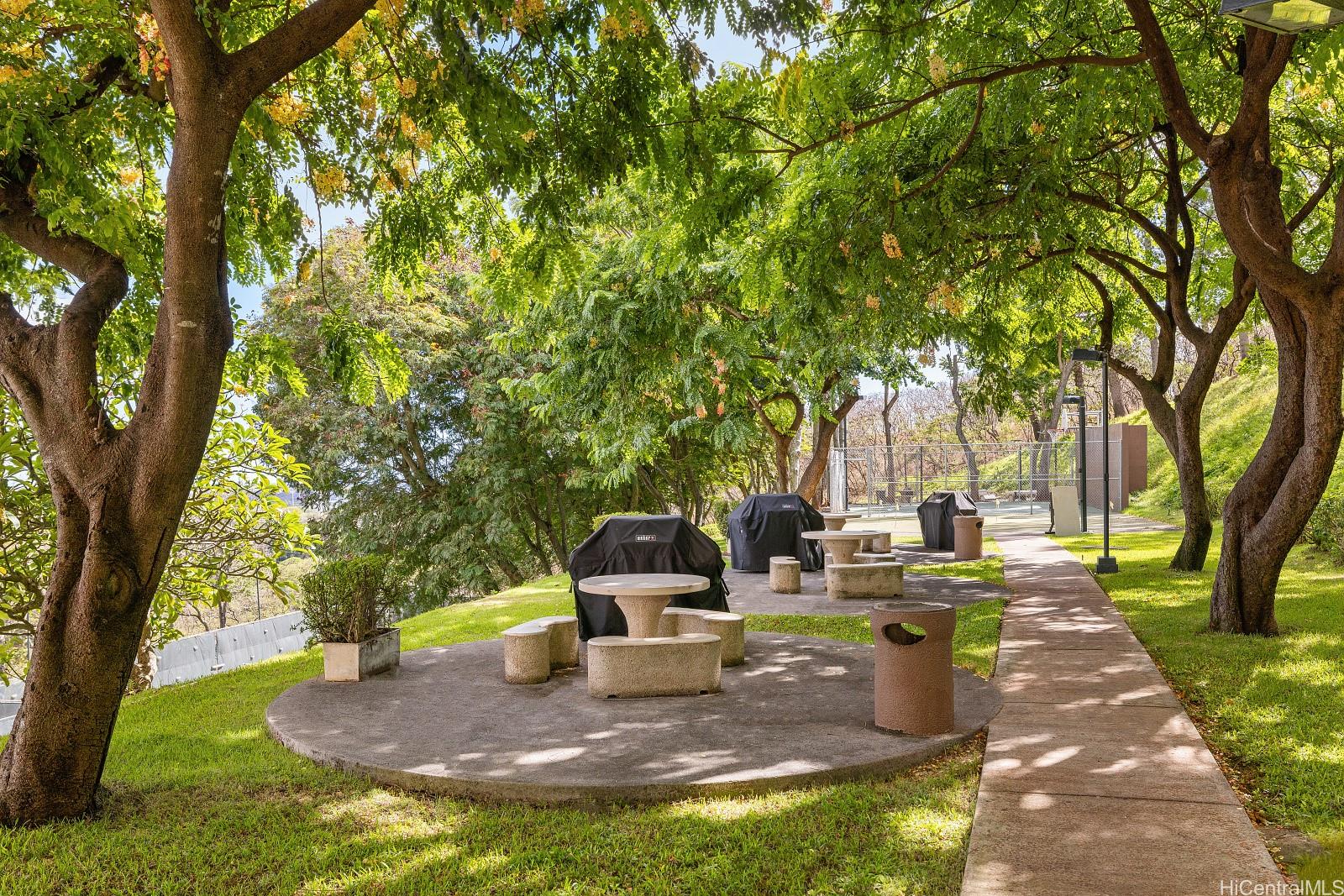 Colonnade on the Greens condo # 2102, Aiea, Hawaii - photo 22 of 25