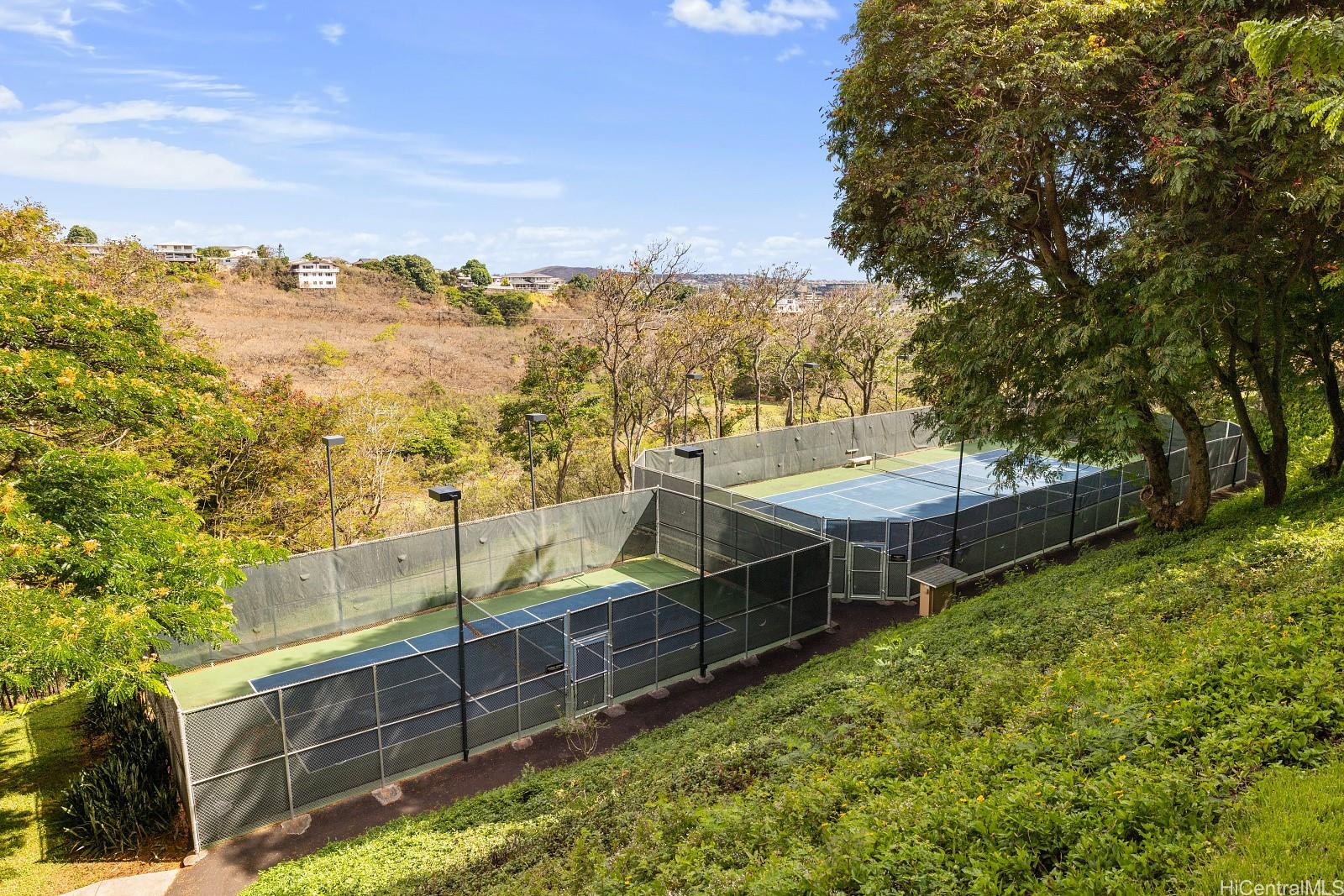 Colonnade on the Greens condo # 2102, Aiea, Hawaii - photo 23 of 25
