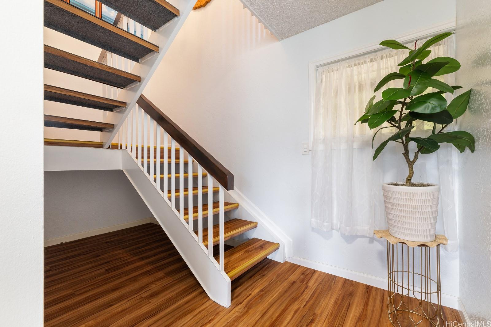 Colonnade on the Greens condo # 2102, Aiea, Hawaii - photo 5 of 25