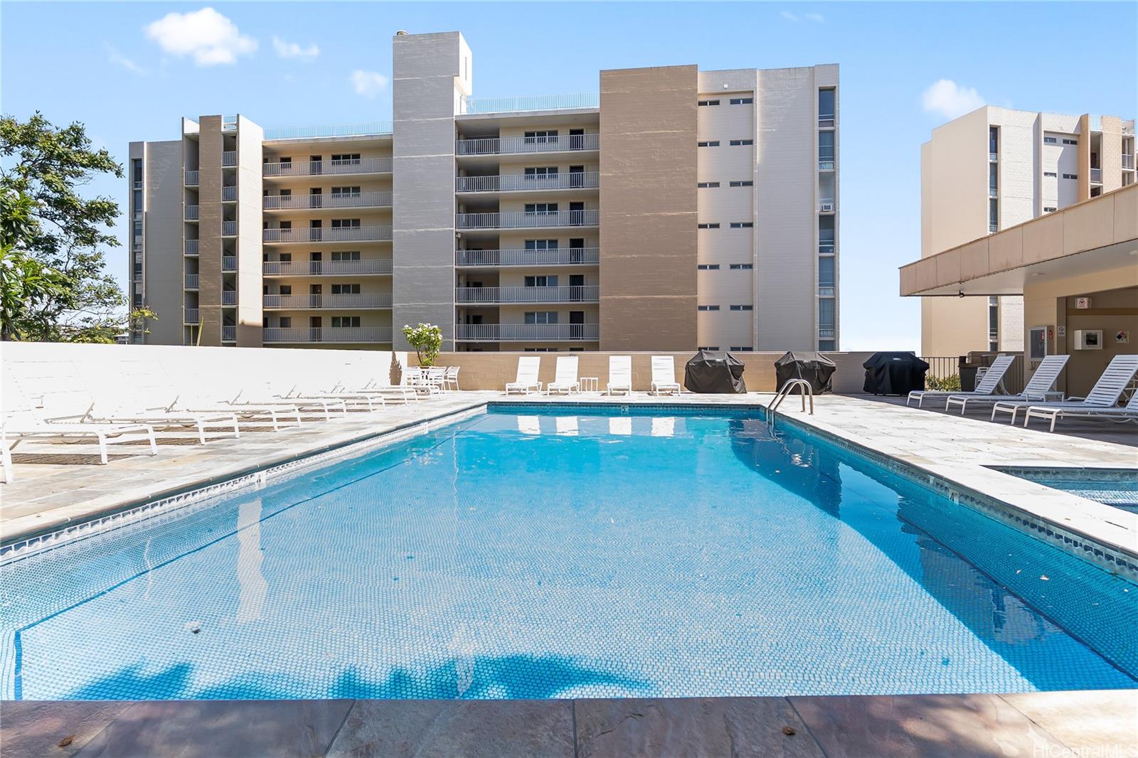 COLONNADE ON THE GREENS condo # 2-1404, Aiea, Hawaii - photo 16 of 24