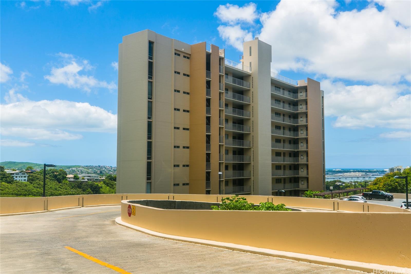 Colonnade on the Greens condo # 2-604, Aiea, Hawaii - photo 2 of 25