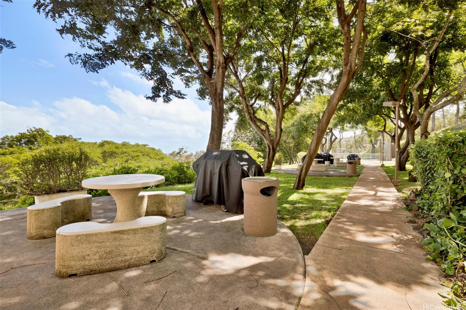 Colonnade on the Greens condo # 2/901, Aiea, Hawaii - photo 21 of 24