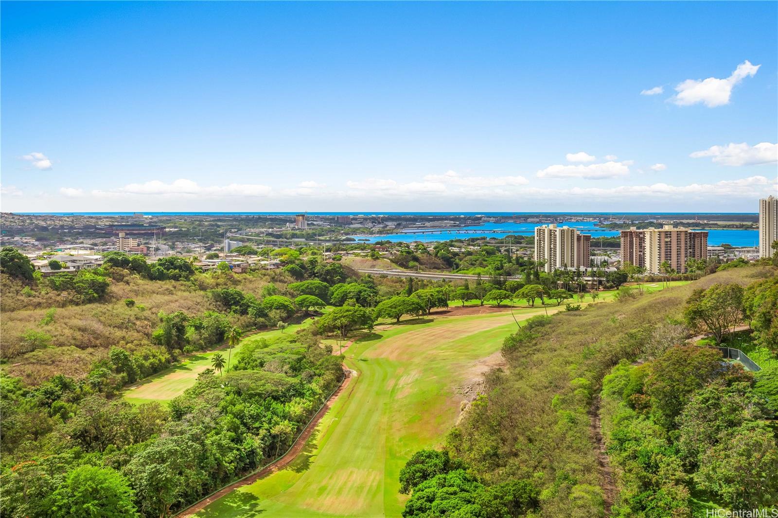 Colonnade on the Greens condo # 4/1501, Aiea, Hawaii - photo 15 of 25