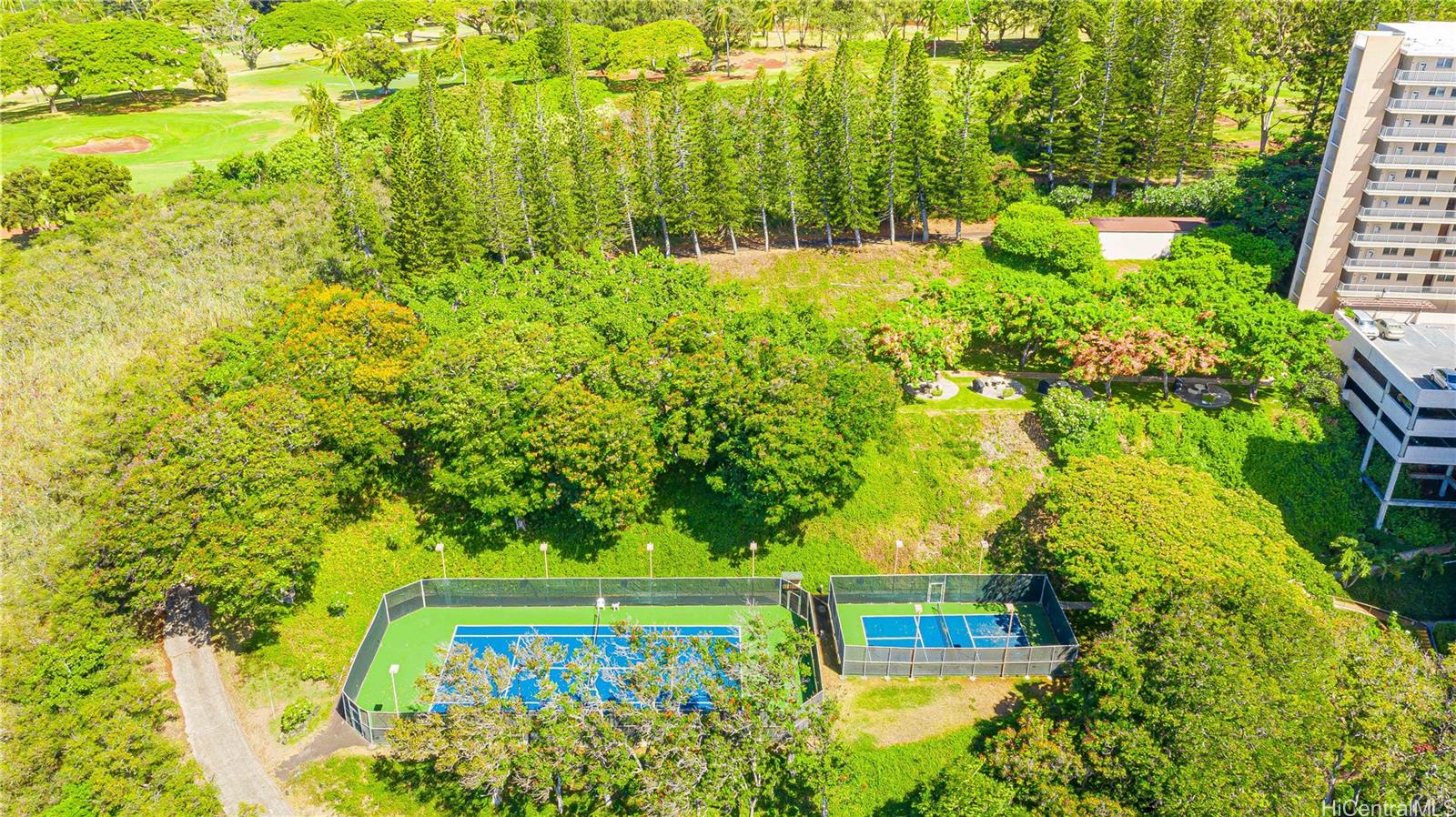 Colonnade on the Greens condo # 4/1501, Aiea, Hawaii - photo 24 of 25