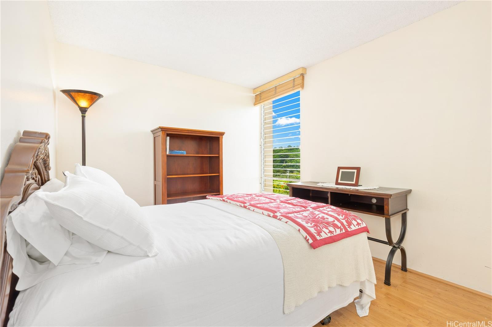 Colonnade on the Greens condo # 4301, Aiea, Hawaii - photo 14 of 25