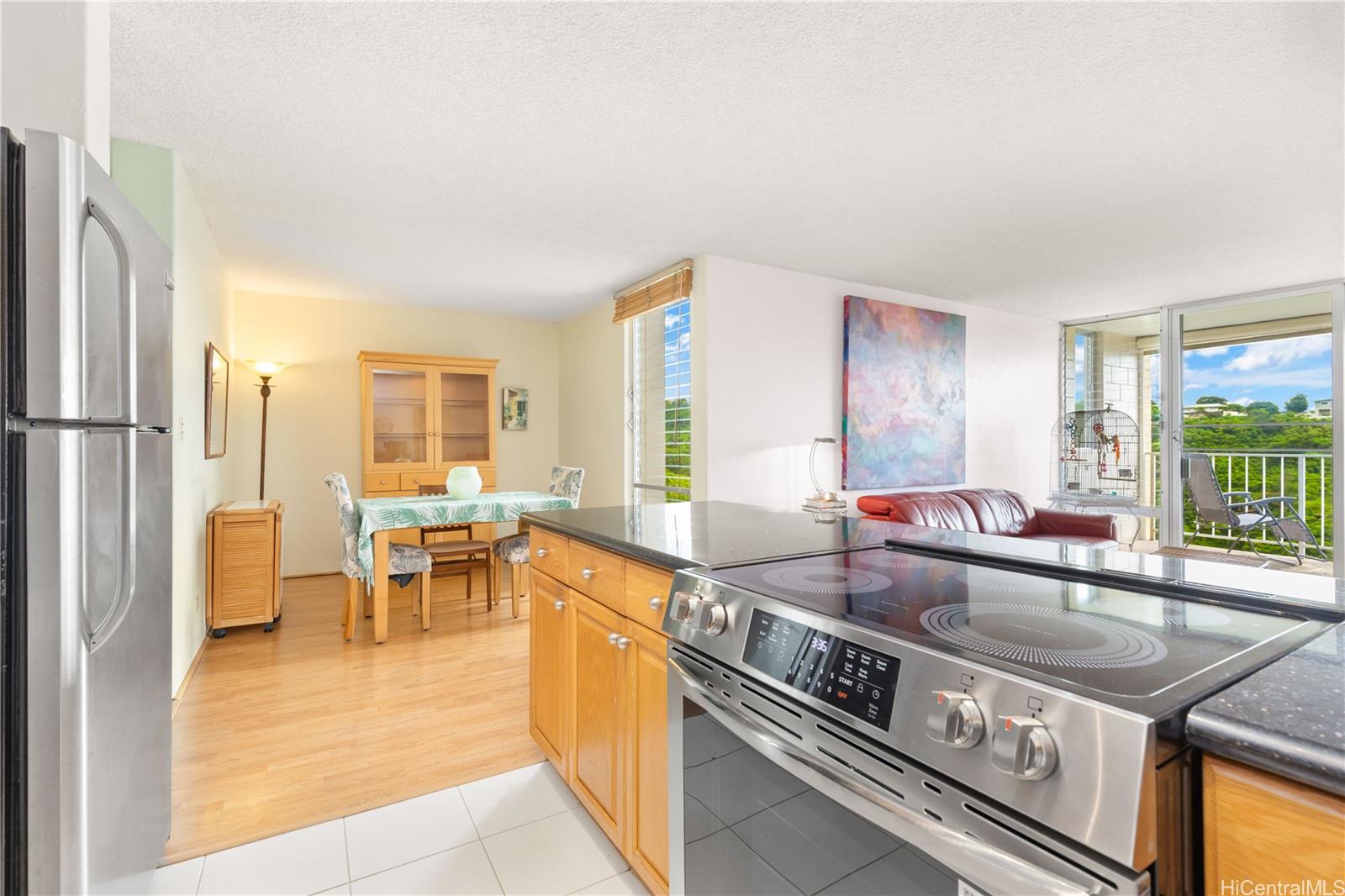 Colonnade on the Greens condo # 4301, Aiea, Hawaii - photo 3 of 25