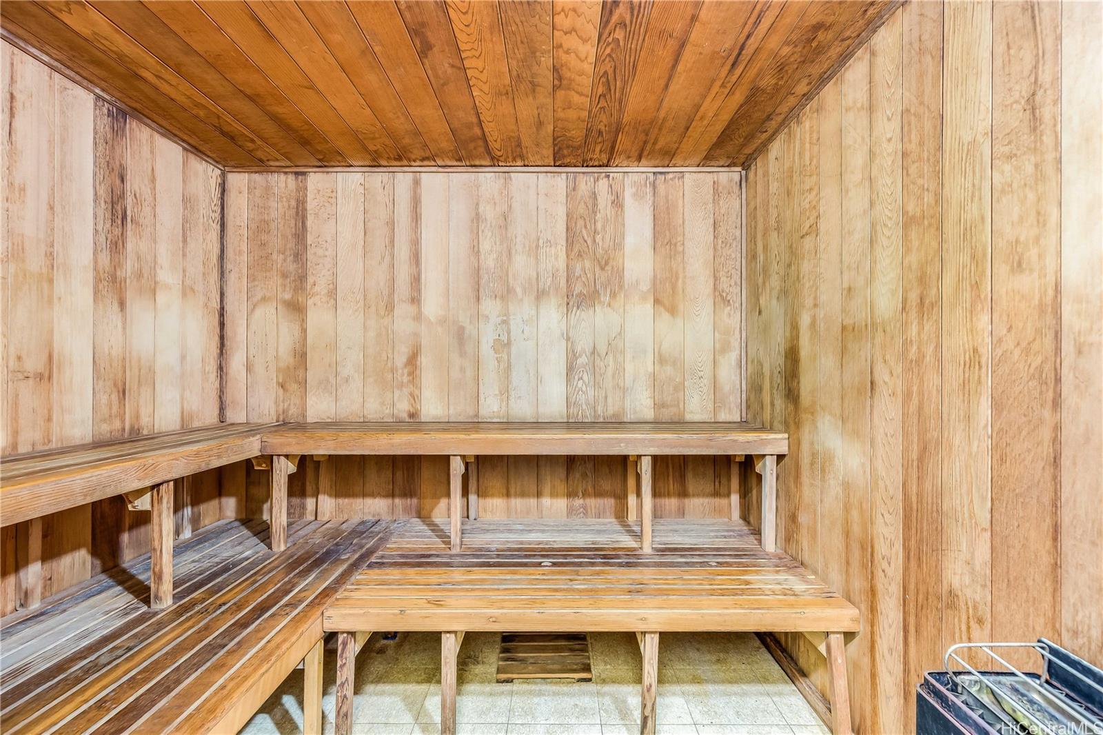 Colonnade on the Greens condo # 4301, Aiea, Hawaii - photo 21 of 25