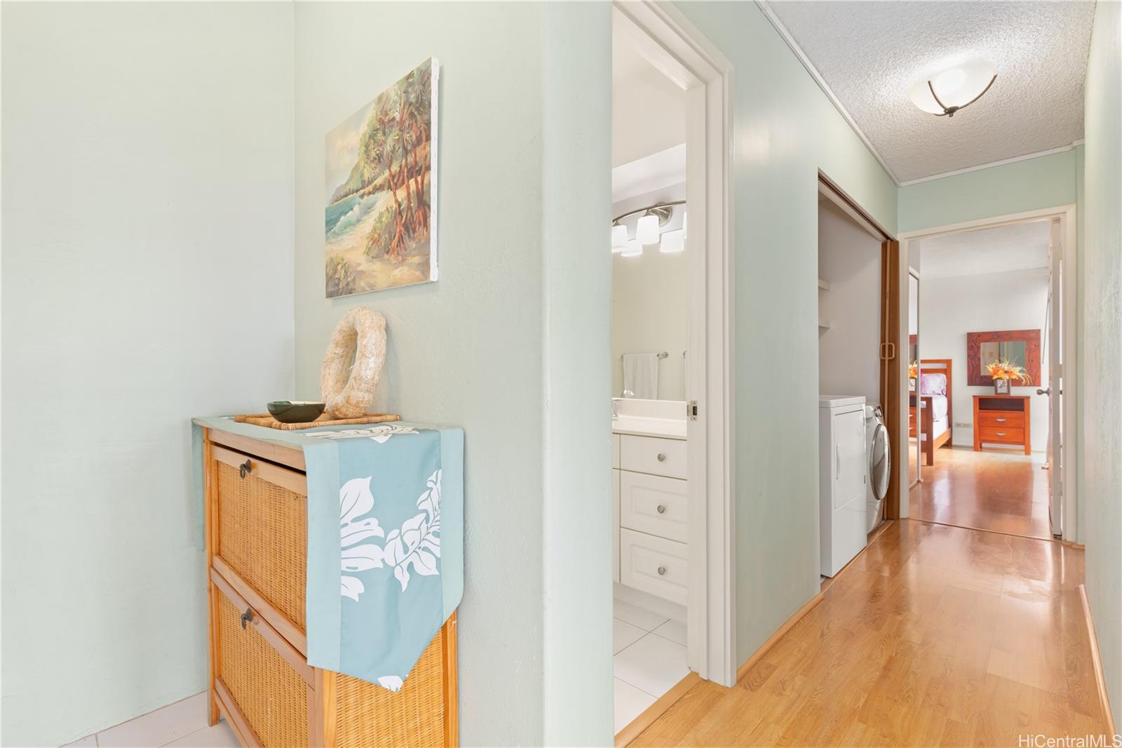 Colonnade on the Greens condo # 4301, Aiea, Hawaii - photo 7 of 25