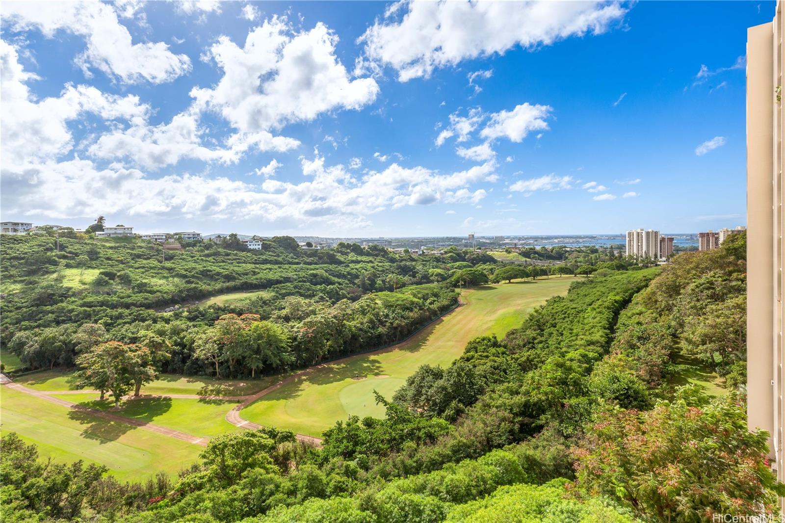 Colonnade on the Greens condo # 4505, Aiea, Hawaii - photo 5 of 23