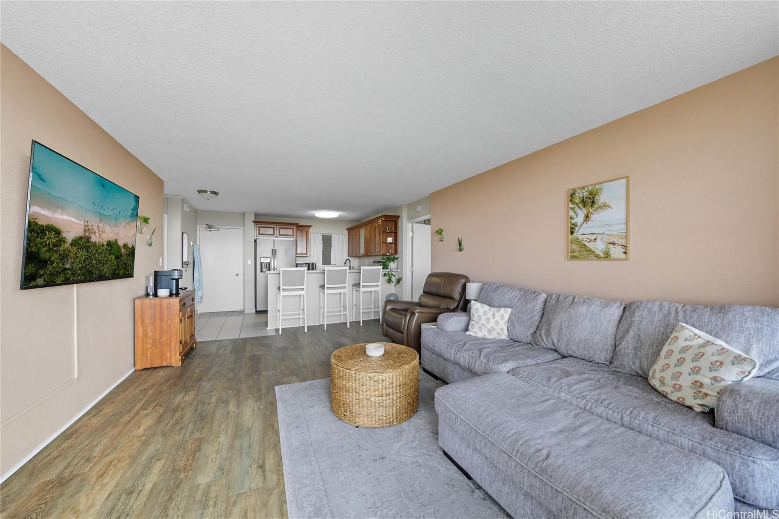 Colonnade on the Greens condo # 4703, Aiea, Hawaii - photo 2 of 24