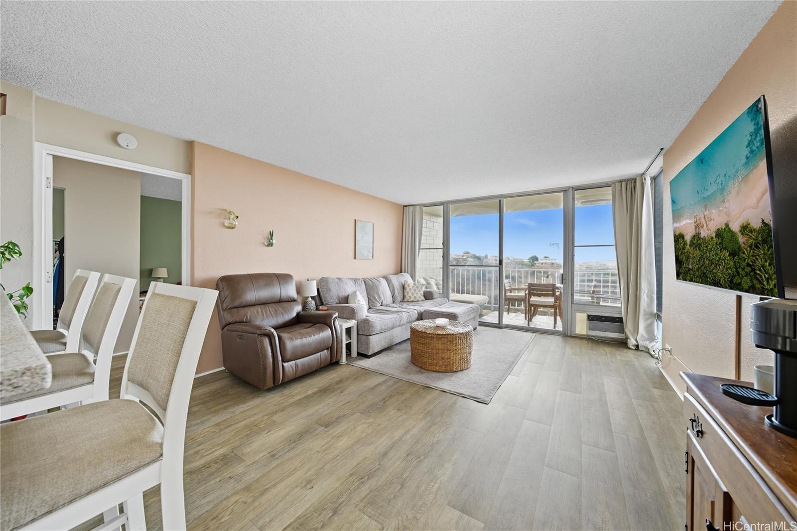 Colonnade on the Greens condo # 4703, Aiea, Hawaii - photo 3 of 24