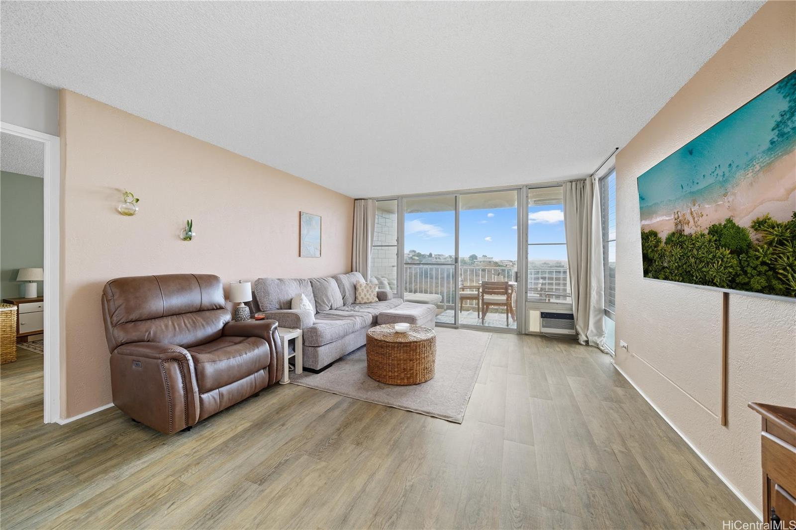 Colonnade on the Greens condo # 4703, Aiea, Hawaii - photo 4 of 24