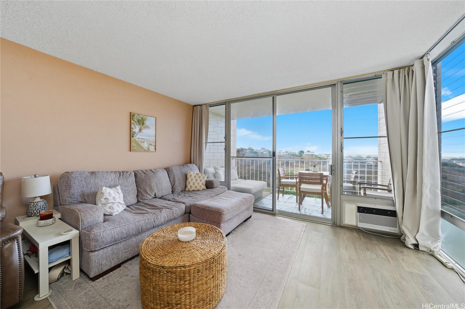 Colonnade on the Greens condo # 4703, Aiea, Hawaii - photo 5 of 24