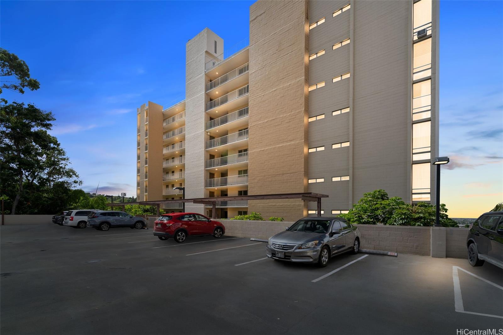 Colonnade on the Greens condo # 5/1101, Aiea, Hawaii - photo 17 of 25