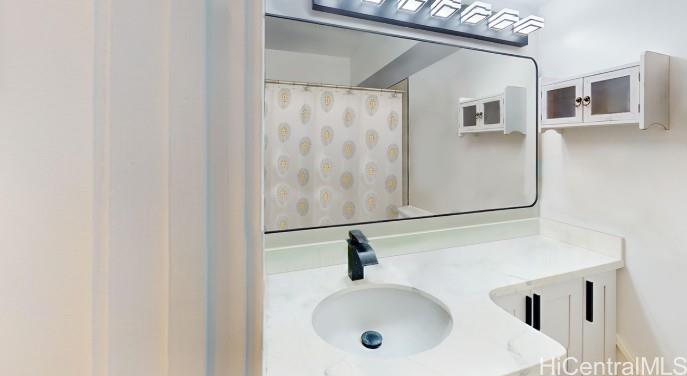 Colonnade on the Greens condo # 51101, Aiea, Hawaii - photo 8 of 12