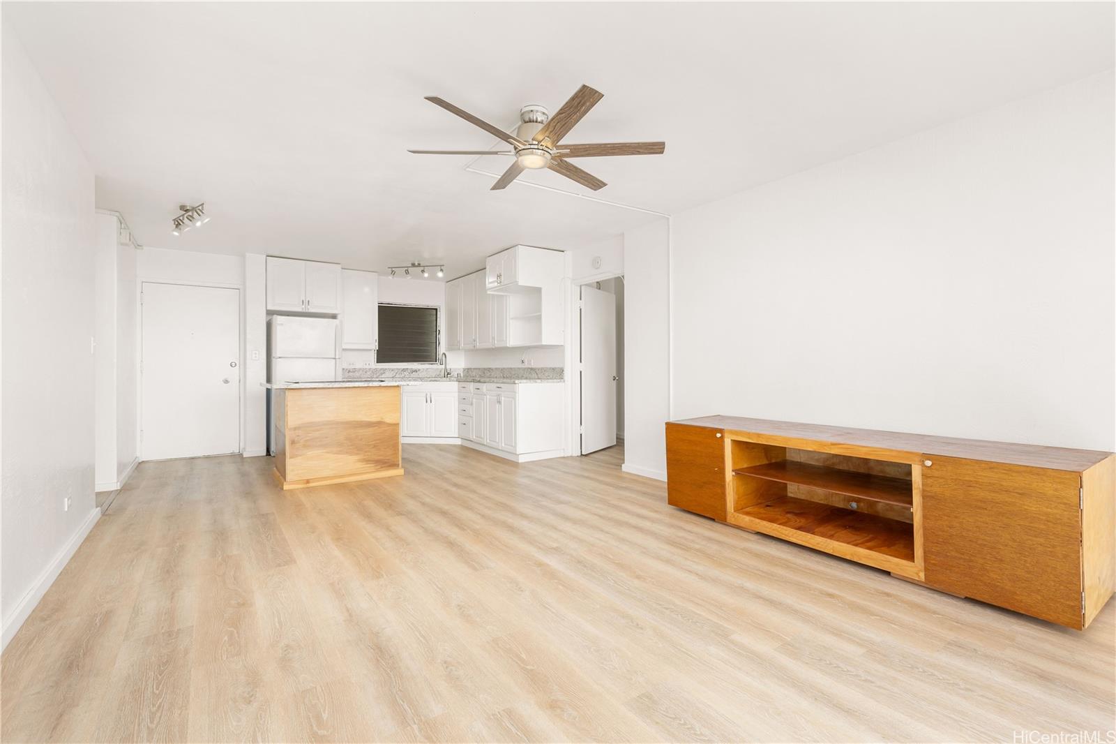 98-719 Iho Pl Aiea - Rental - photo 3 of 25