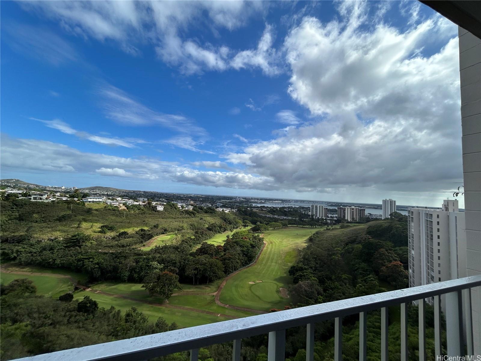 Colonnade on the Greens condo # 5-1404, Aiea, Hawaii - photo 12 of 17