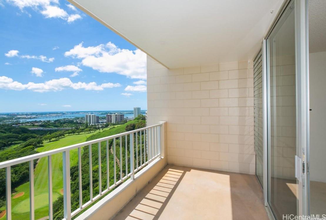 Colonnade on the Greens condo # 5-1404, Aiea, Hawaii - photo 12 of 17