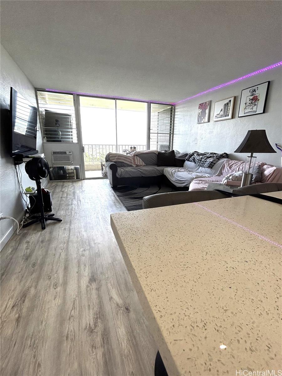 Colonnade on the Greens condo # 5-1404, Aiea, Hawaii - photo 4 of 17